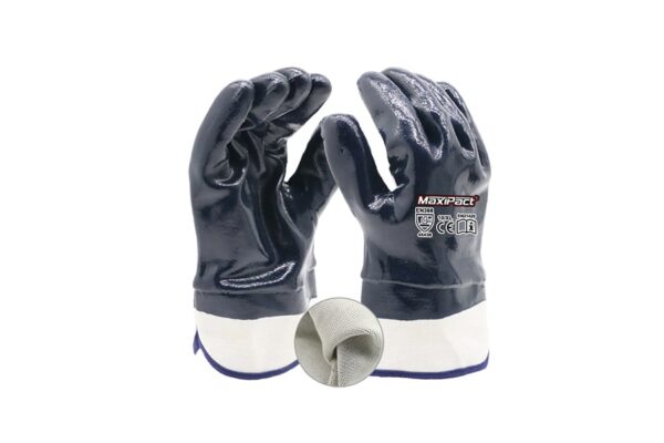 Why are oil-resistant gloves the first choice for the oil and gas industry?