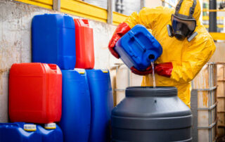 How to Choose Chemical Resistance Gloves for Industrial Safety